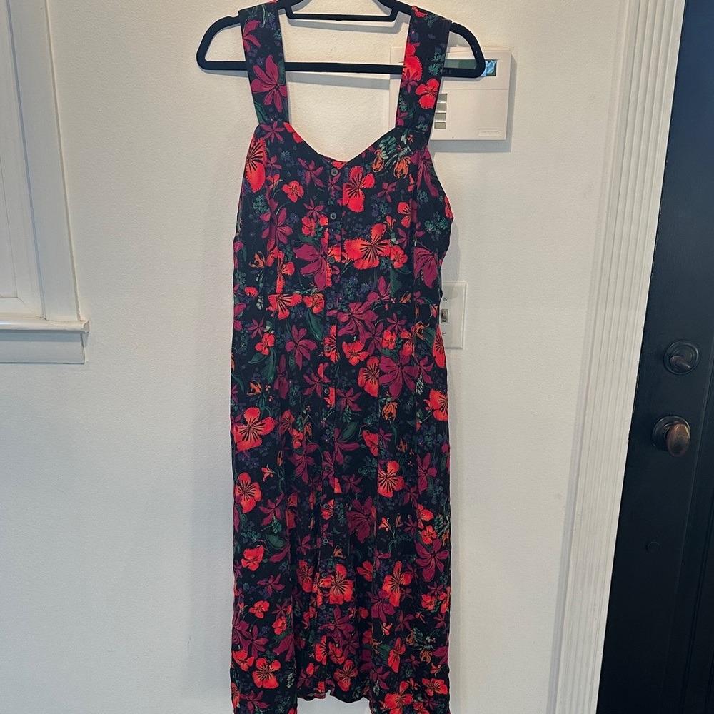 Ava & Viv Floral Midi Dress in Black with Red & Pink Blooms. Size XXL